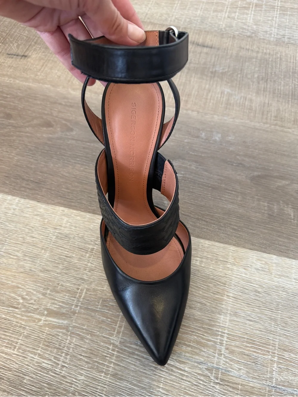 Sigerson Morrison Brielle Size 8 Black Leather Pointed Toe Heels